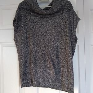 108. Revolution Sleeveless Sweater L